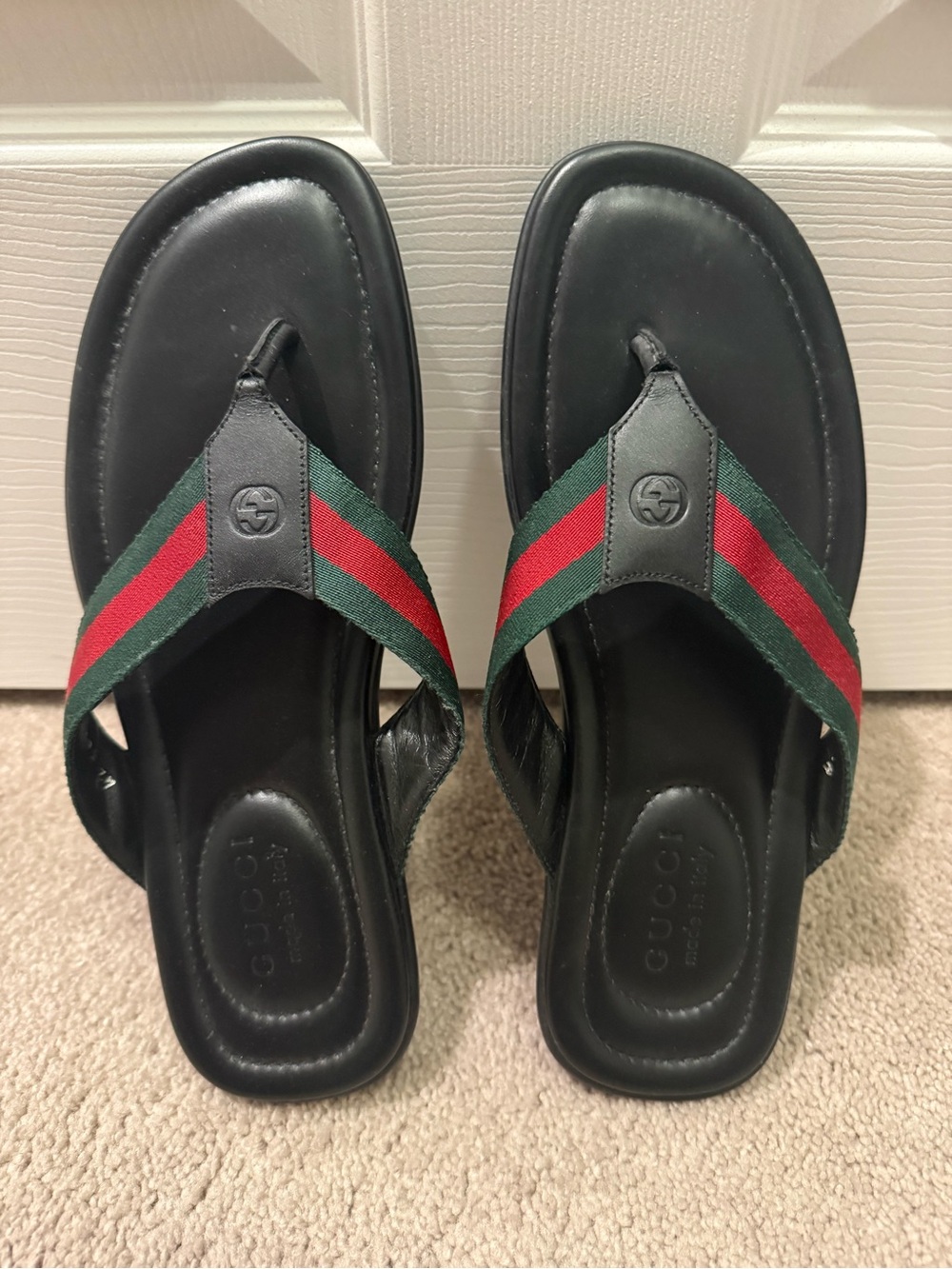 Gucci Black Leather Flip-Flops with Green and Red Web Straps